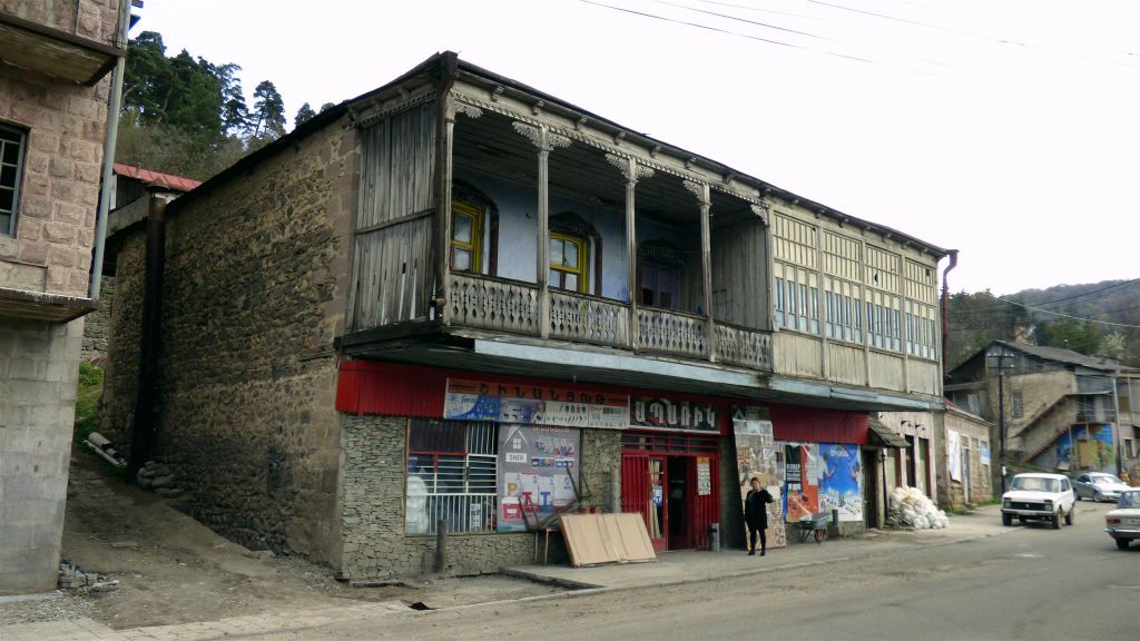 DILIJAN - een gebouw in het oude centrum