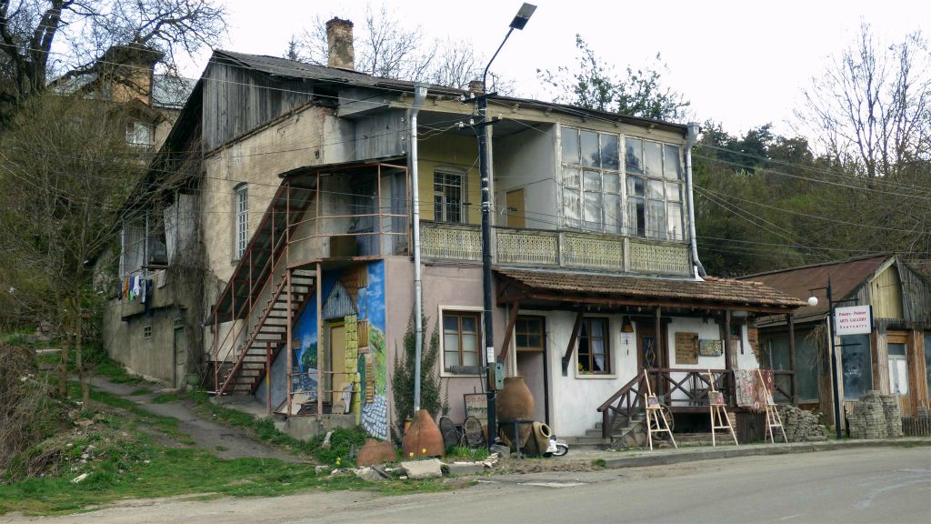 DILIJAN - een gebouw in het oude centrum