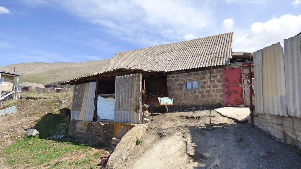 FIOLETOVO - een boerderij in het dorp met Russische Molokanen