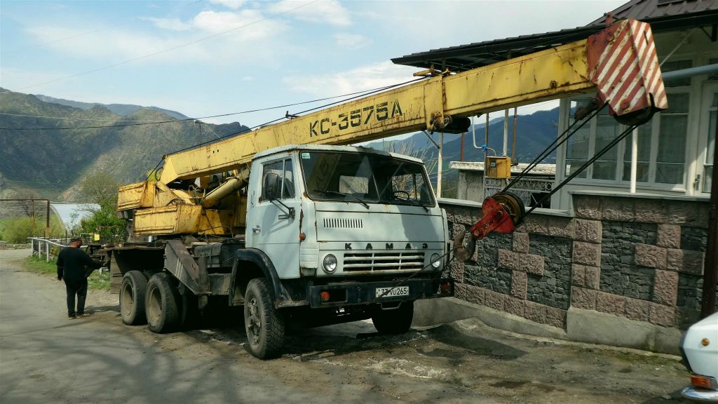 SANAHIN - een Kamaz kraanwagen