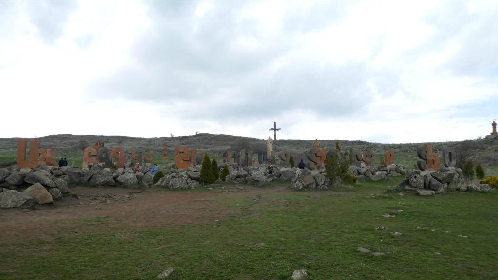ARTASHAVAN - het Armeens alfabet monument