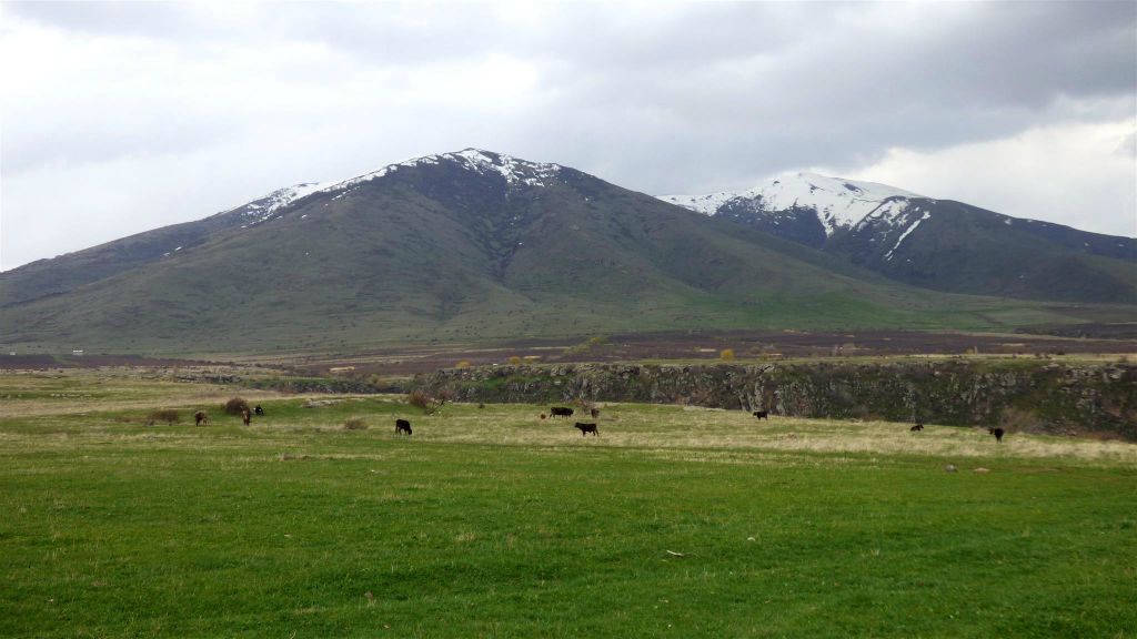 SAGHMOSAVANK - het landschap bij het Saghmosavank-kloostercomplex