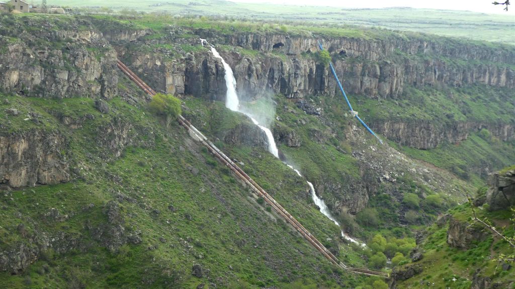 HOVHANNAVANK - de Kasagh River Canyon bij het Hovhannavank-kloostercomplex