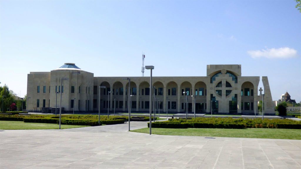 ETCHMIADZIN - het opleidingscentrum bij het Etchmiadzin-kathedraalcomplex