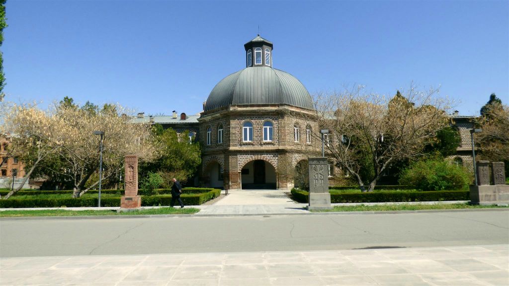 ETCHMIADZIN - het Gevorkian Theologisch Seminarie bij het Etchmiadzin-kathedraalcomplex