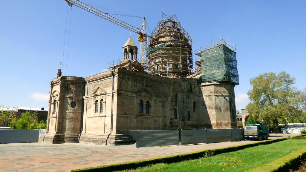 ETCHMIADZIN - de kathedraal bij het Etchmiadzin-kathedraalcomplex