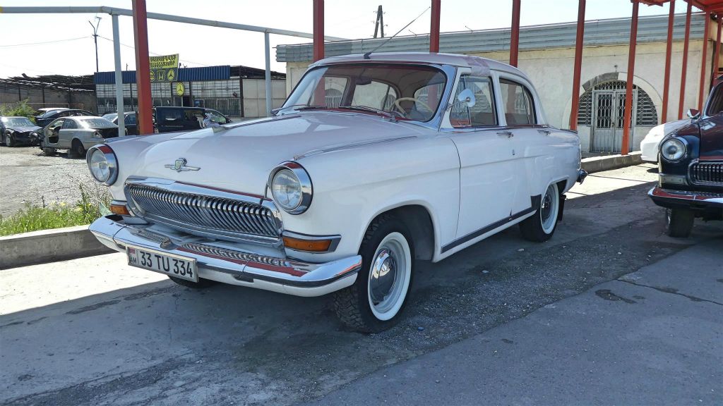 ETCHMIADZIN - een GAZ M21 Volga