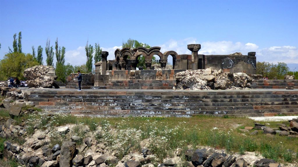 ETCHMIADZIN - de ruïnes van de Zvartnots-kathedraal
