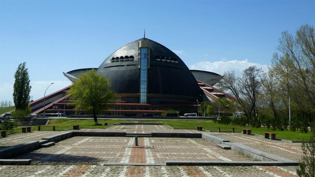 YEREVAN - het Karen Demirchyancomplex, een sport- en concertzaal