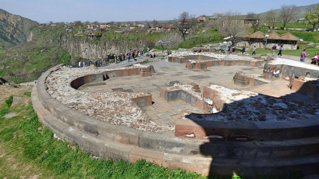 GARNI - de fundamenten van de St. Sion-kerk naast de Garni tempel