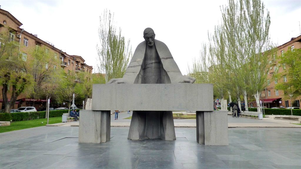 YEREVAN - een standbeeld ter ere van de Armeense neoklassieke architect Alexander Tamanian (1878-1936)