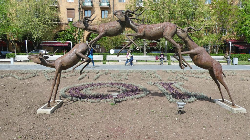 YEREVAN - een kunstwerk in het park voor de Cascade van Jerevan