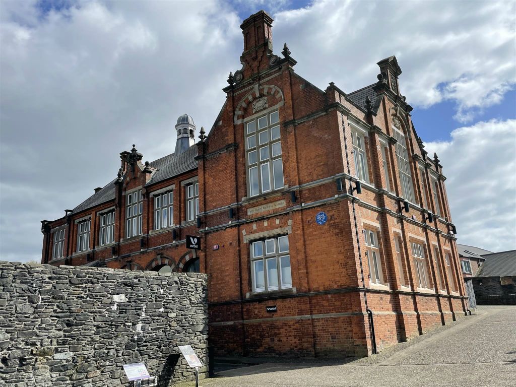 DERRY - de voormalige First Derry National School