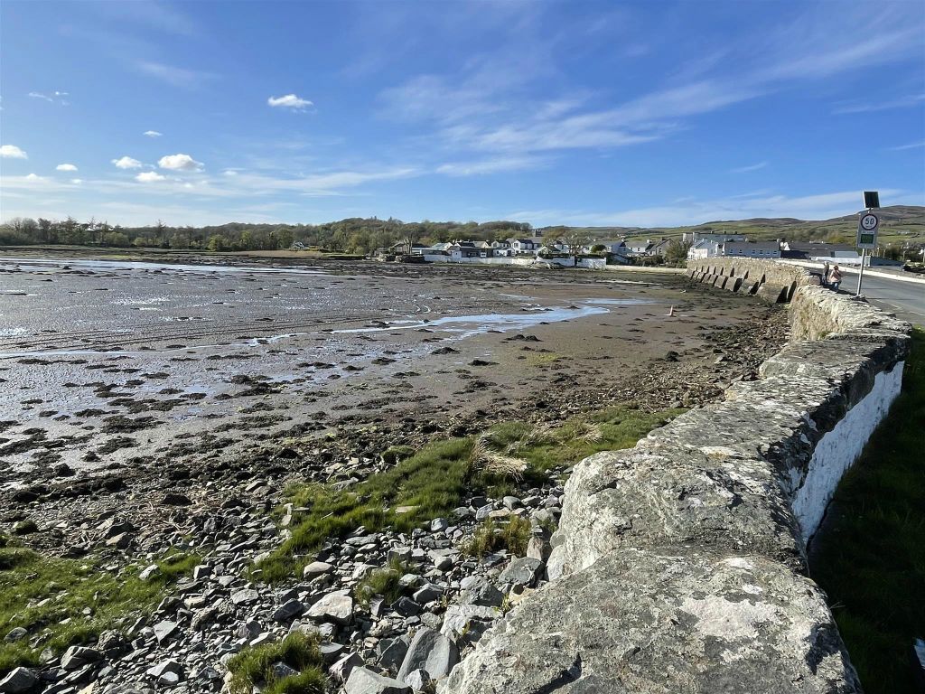 MALIN - de Malin brug over de Ballyboe rivier
