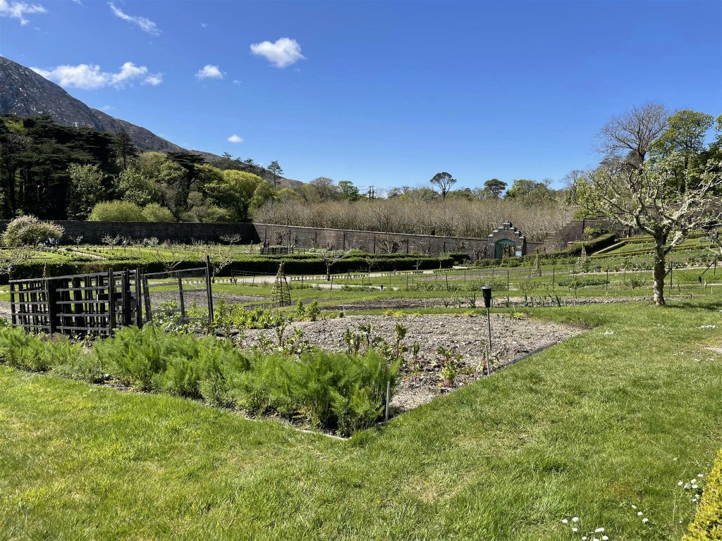 LETTERFRACK -  de kasteeltuin van Kylemore Abbey