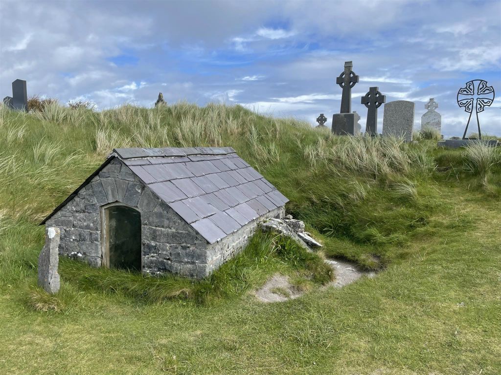 INISHEER - het graf van Sint Caomhan
