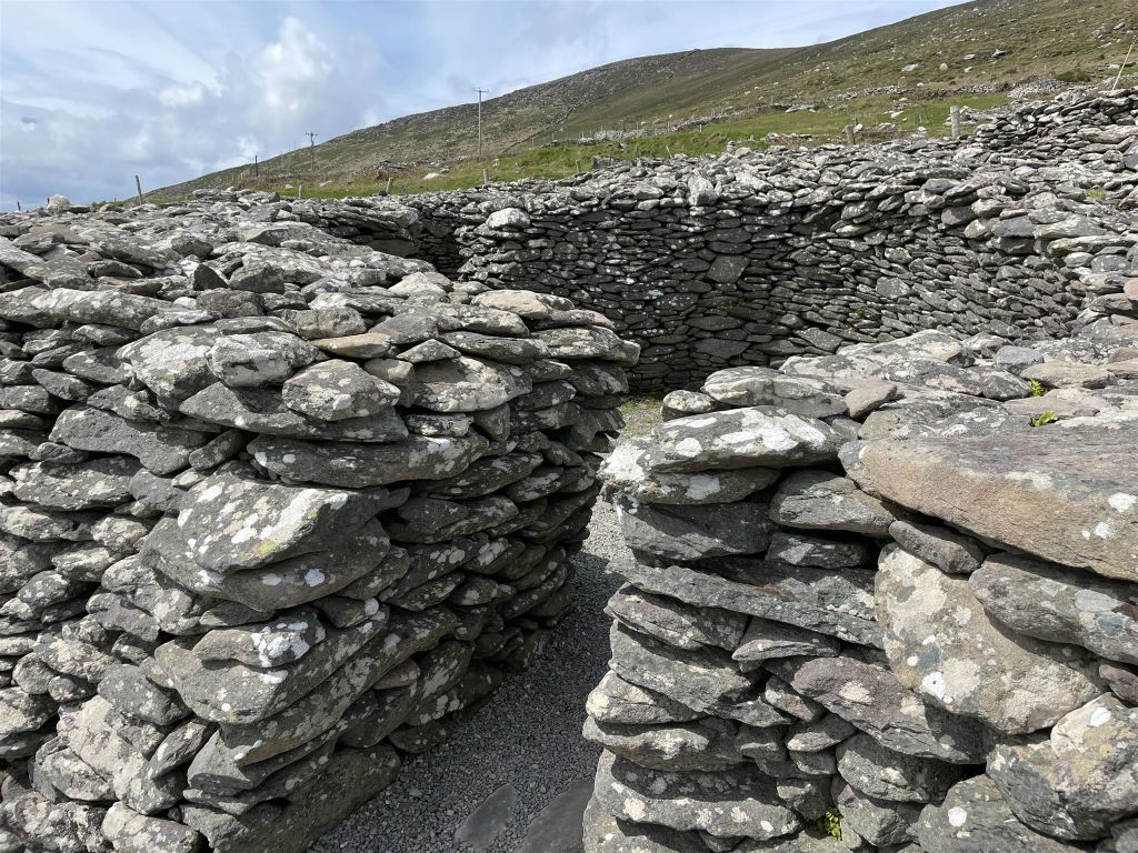 DINGLE - de Cashel Murphy, een ruim 4000 jaar oude stenen nederzetting