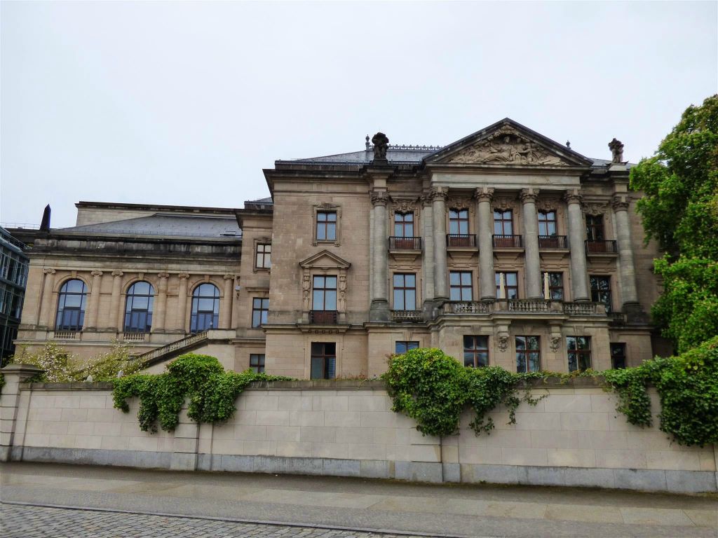 BERLIJN - de Reichstagspräsidentenpalais, een gebouw gebruikt door het Duitse parlement