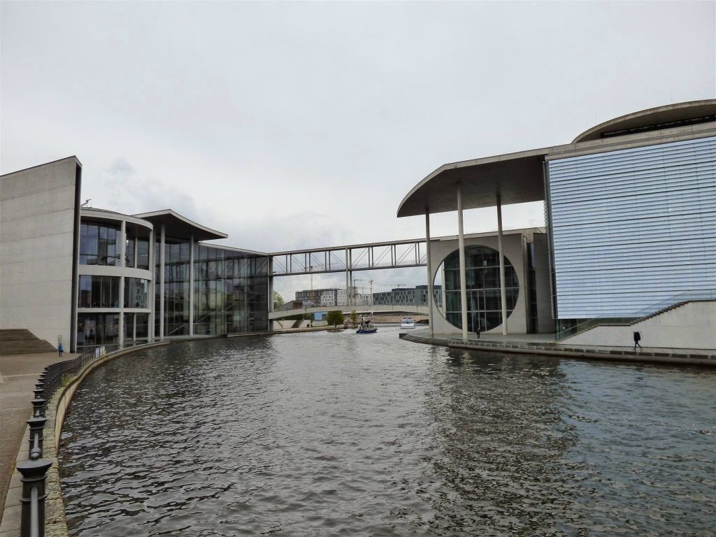 BERLIJN - het Paul-Löbe-Haus, het nieuwe parlementsgebouw