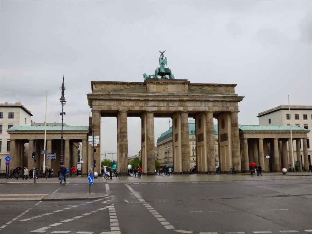 BERLIJN - de achterkant van de Brandenburger Tor, een poort uit 1788