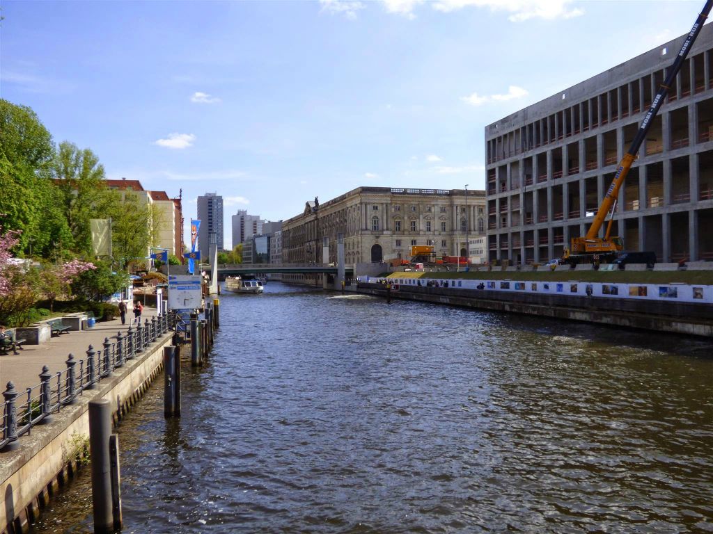 BERLIJN - de renovatie van de Berlin City Palace, een oud koninklijk en keizerlijk paleis in het centrum van Berlijn