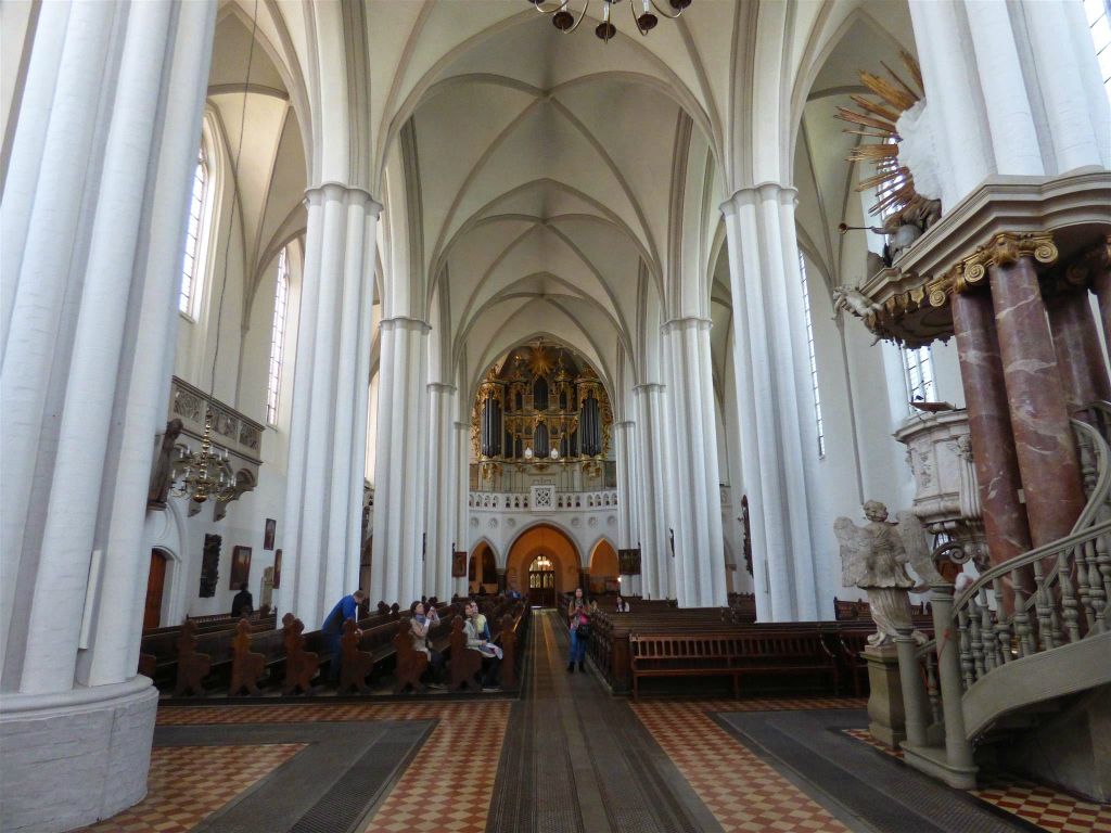 BERLIJN - binnen in de Marienkirche, een kerk