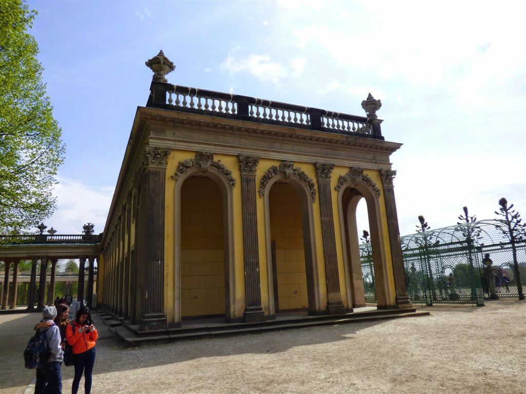 POTSDAM - het paleis Sanssouci, een paleis uit 1747 die gebouwd is voor de Pruisische koning Frederik de Grote