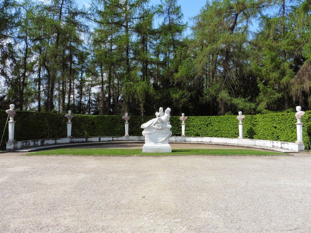 POTSDAM - enkele beelden bij het paleis Sanssouci, een paleis uit 1747 die gebouwd is voor de Pruisische koning Frederik de Grote