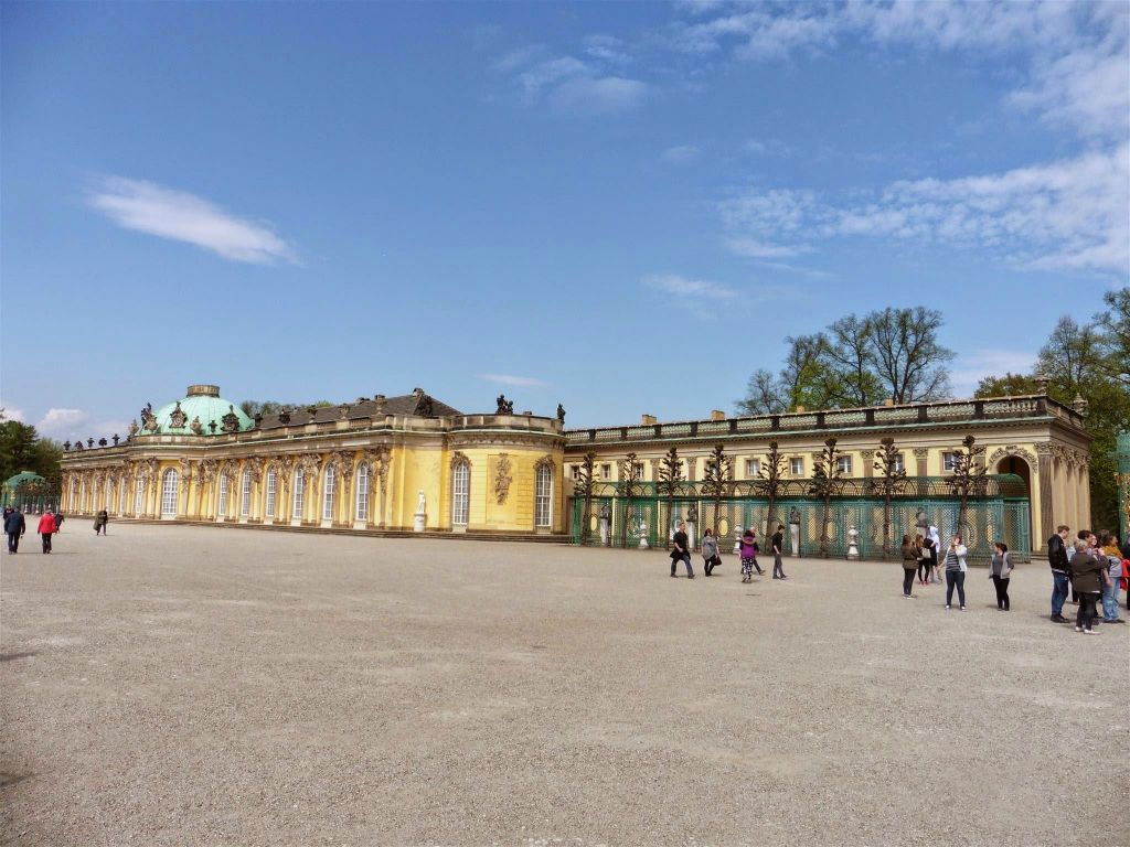 POTSDAM - het paleis Sanssouci, een paleis uit 1747 die gebouwd is voor de Pruisische koning Frederik de Grote