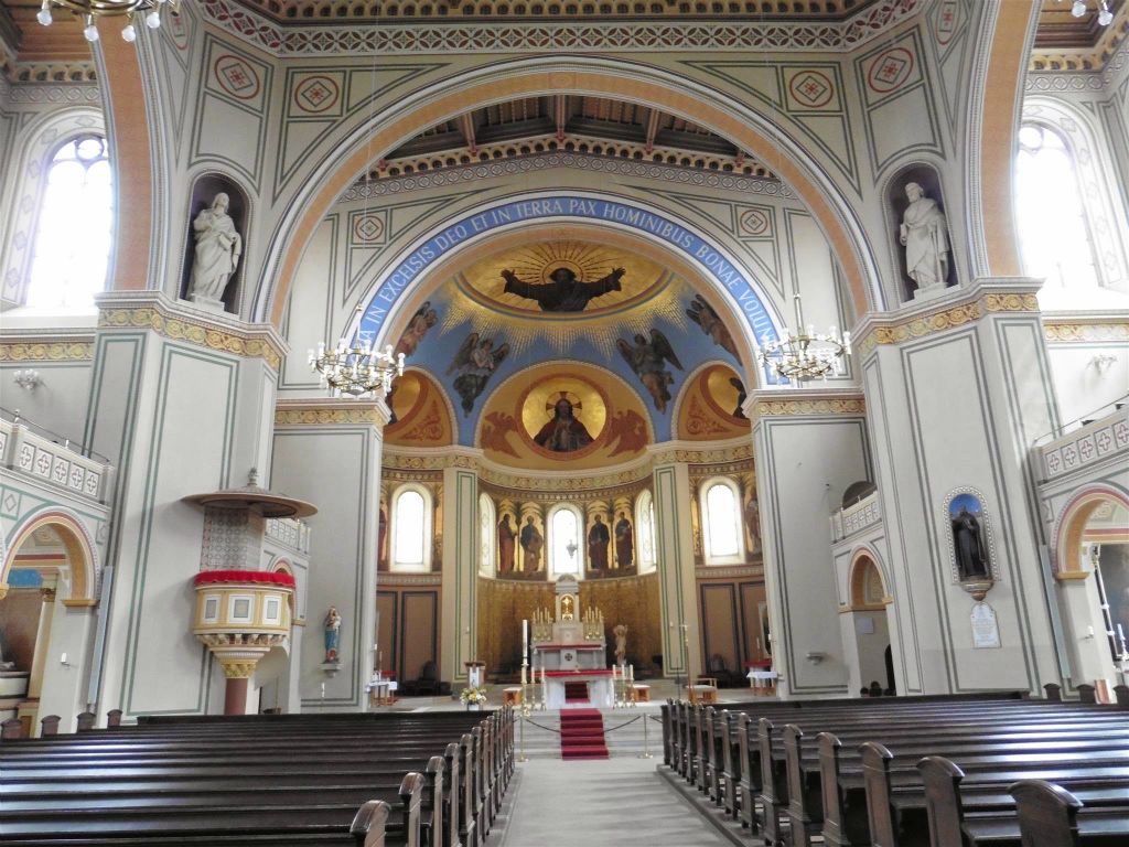 POTSDAM - binnen in de HH. Petrus en Pauluskerk