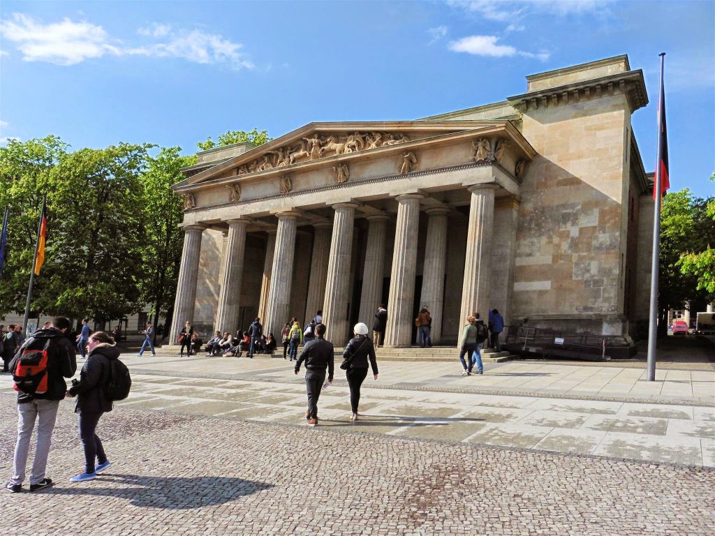 BERLIJN - de Neue Wache, een oorlogsmonument