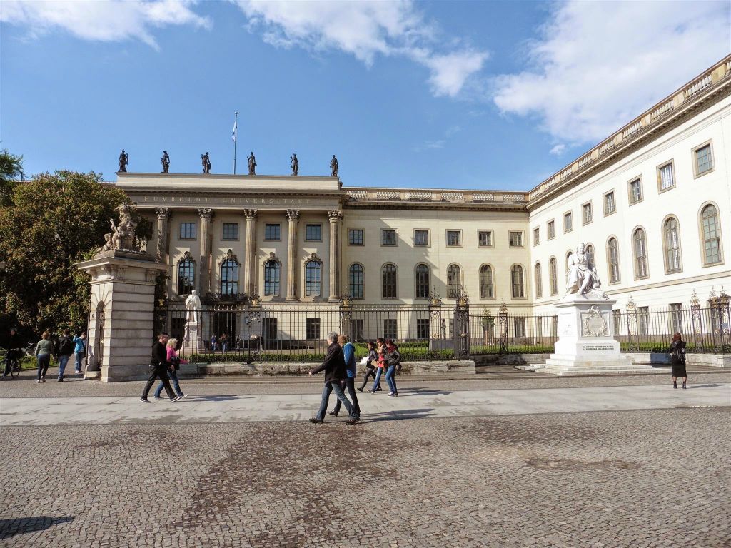 BERLIJN - het hoofdgebouw van de Humboldtuniversiteit