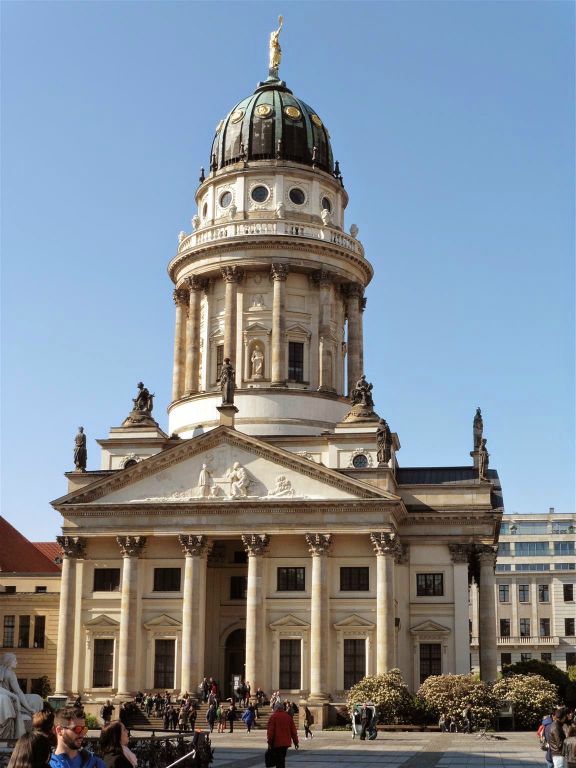 BERLIJN - de Französische Dom uit 1705 met daarin tevens gevestigd het Hugenotten museum