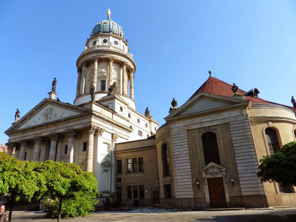 BERLIJN - de Französische Dom uit 1705 met daarin tevens gevestigd het Hugenotten museum