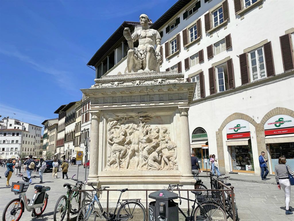 FLORENCE - het Giovanni delle Bande Nere monument