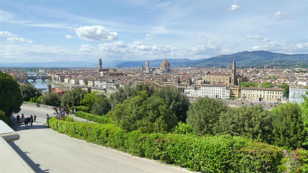 FLORENCE - het uitzicht vanaf het plein Piazzale Michelangelo