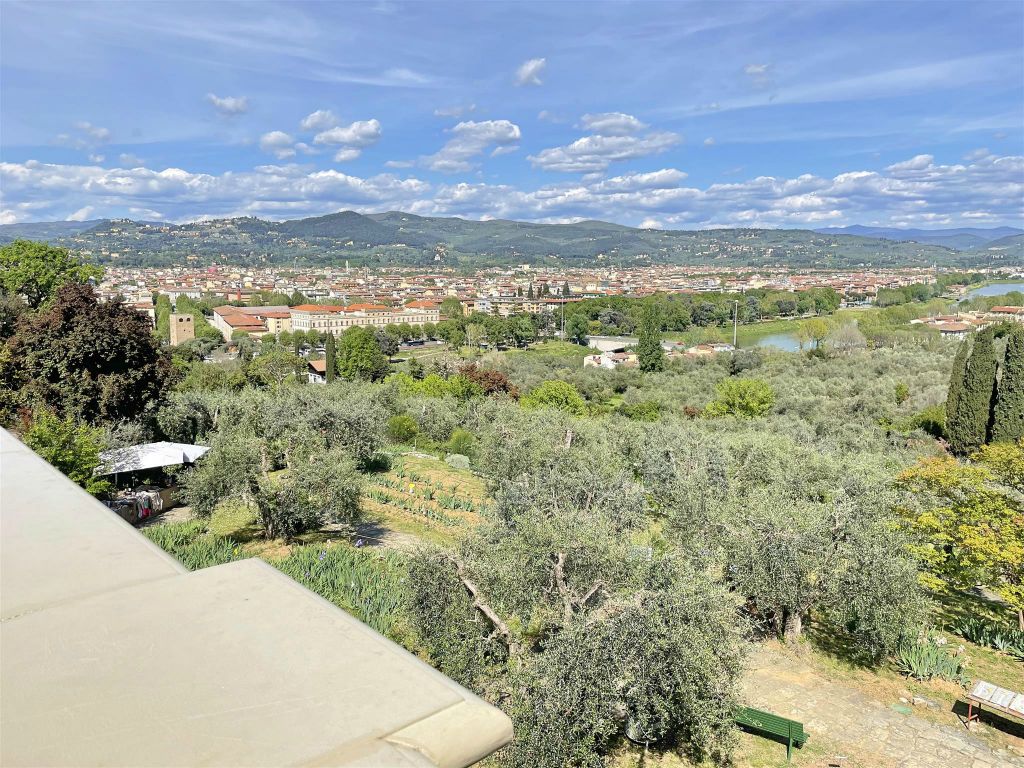 FLORENCE - het uitzicht vanaf het plein Piazzale Michelangelo