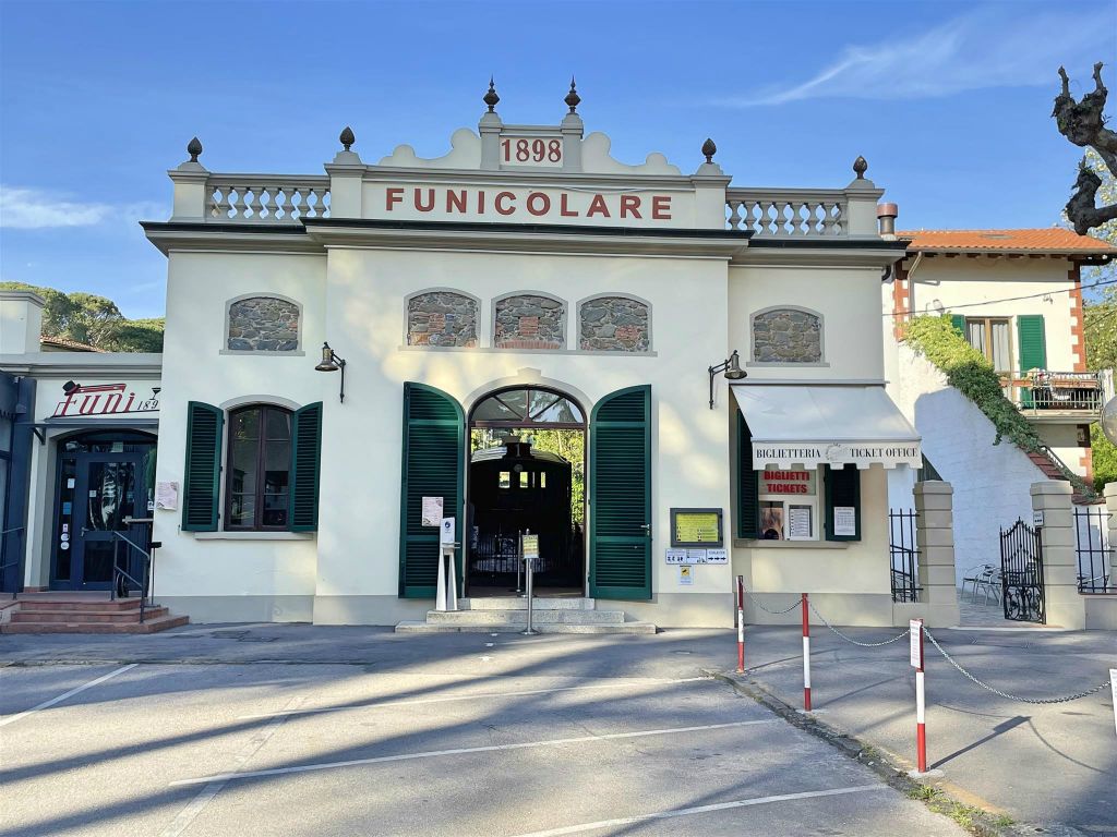 MONTECATINI TERME - een kabelbaan station