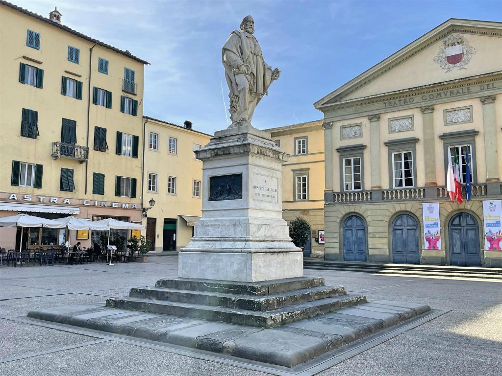 LUCCA - het Giuseppe Garibaldi monument