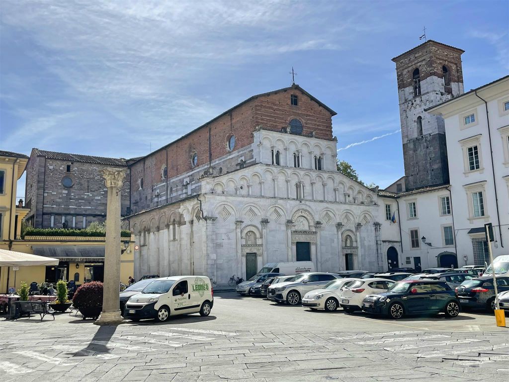 LUCCA - de kerk van Santa Maria Forisportam