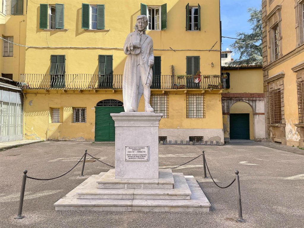LUCCA - het Francesco Geminiani monument
