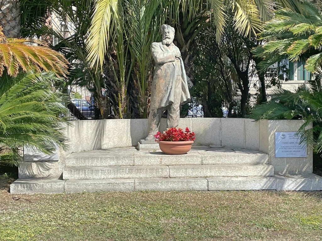 SAN REMO - het Orazio Raimondo monument