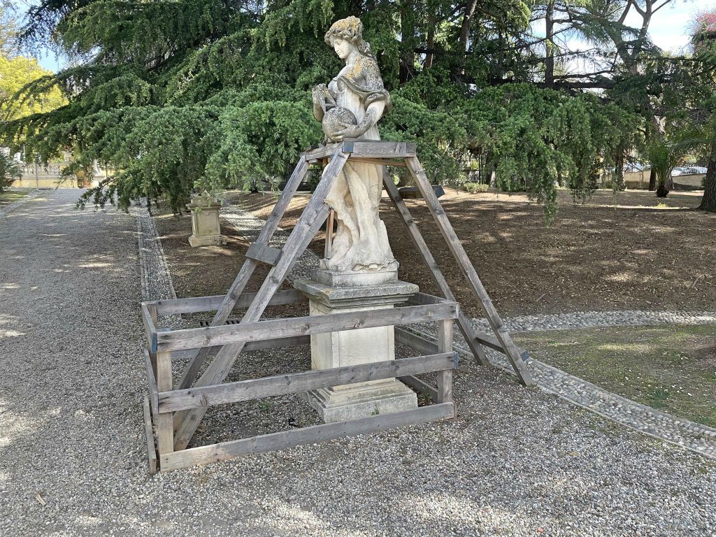 SAN REMO - een standbeeld