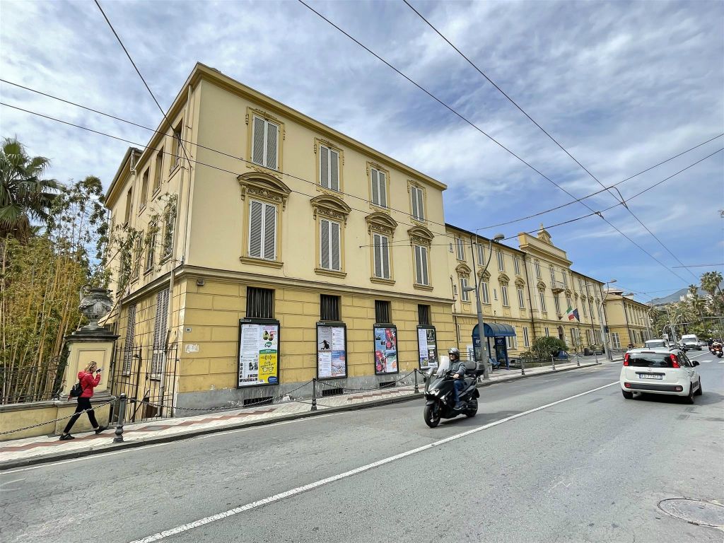 SAN REMO - de middelbare Giovanni Pascoli school
