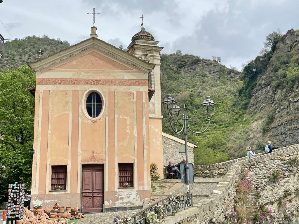 DOLCEACQUA - de kerk van San Filippo