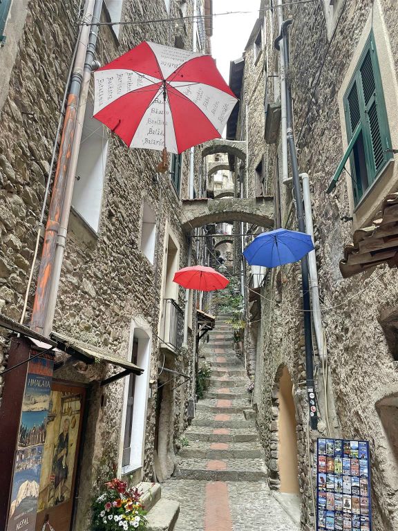 DOLCEACQUA - een steeg