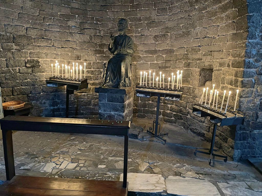 PORTOVENERE - binnen in de kerk van St. Peter