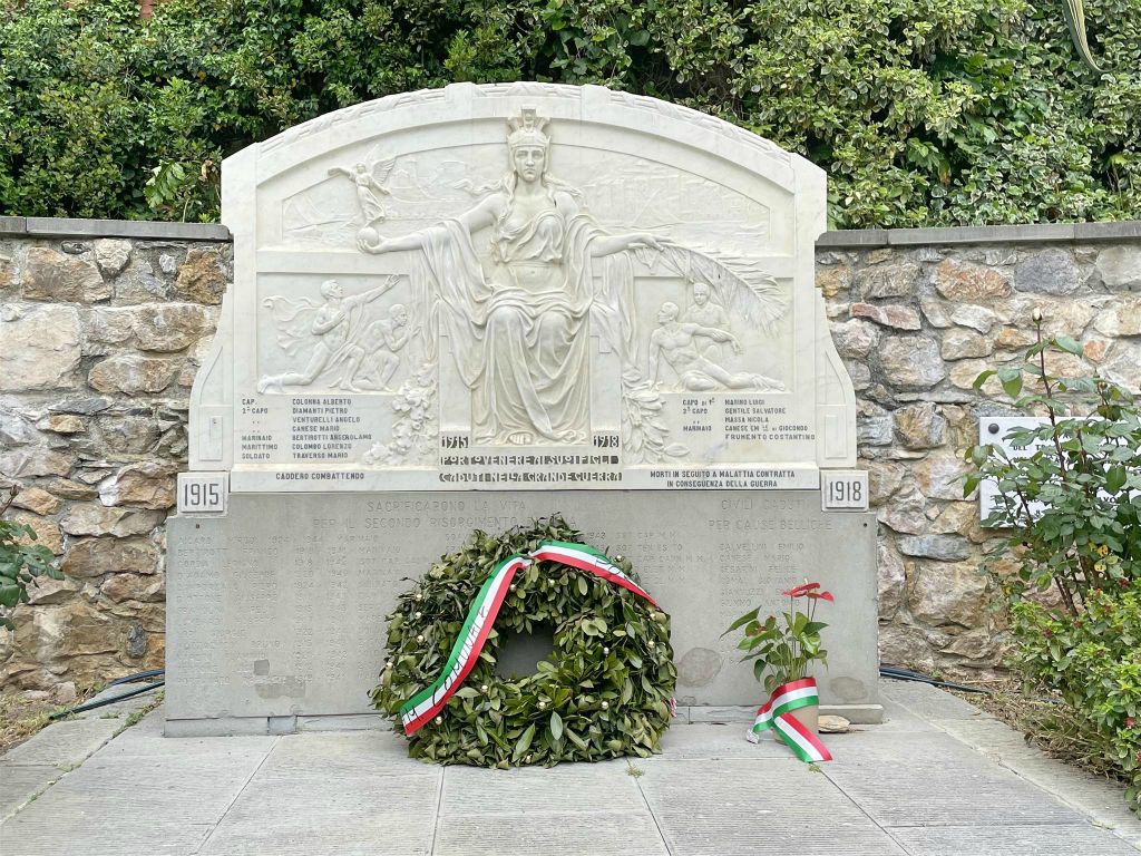 PORTOVENERE - een oorlogsmonument ter ere van de eerste wereldoorlog