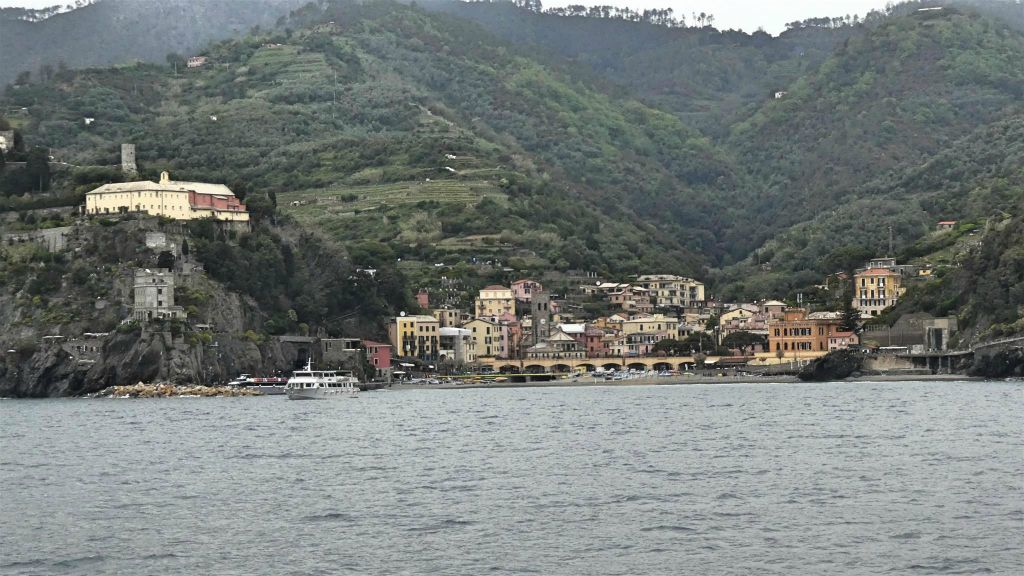 MONTEROSSO AL MARE - het dorp Monterosso Al Mare