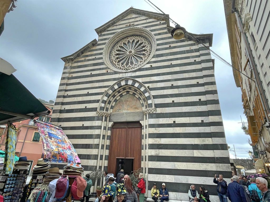 MONTEROSSO AL MARE - de St. Johannes de doper kerk